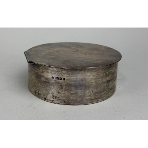 111 - GOLDSMITHS AND SILVERSMITHS: A SILVER INKWELL
13cm x 5cm