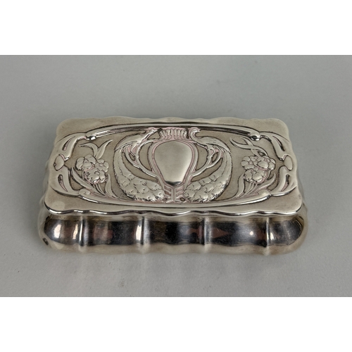 113 - AN ART NOUVEAU SILVER BOX BY HENRY MATTHEWS
Weight 87gms
10.5cm x 5.5cm