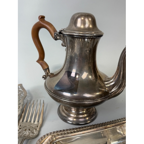 117A - SILVER PLATE TO INCLUDE AN EARLY SHEFFIELD TEA POT, SERVING DISHES, A TRAY AND MORE