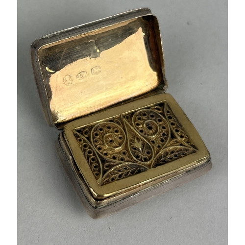 120 - A SILVER VINAIGRETTE MARKED FOR JOSEPH WILLMORE
Weight: 13gms