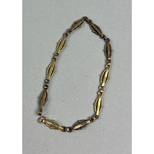 164 - A 9CT GOLD BRACELET
Weight; 5.2gms