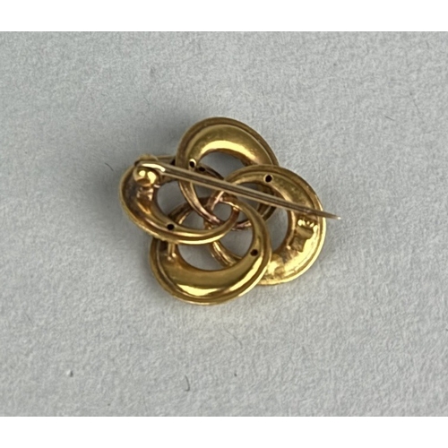 170 - A GOLD FLORAL PIN BROOCH
Marked 14ct
Weight: 2.8gms