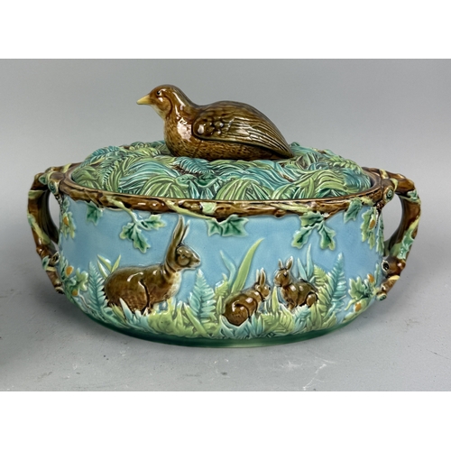 261 - A GEORGE JONES MAJOLICA GAME DISH
35 x 21 x18 cm