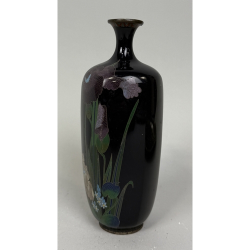 273 - A JAPANESE CLOISSOINNE BOTTLE
15.5 cm H