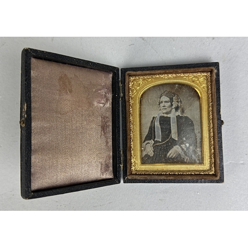 274 - A 19TH CENTURY DAGUERRETYPE IN CASE