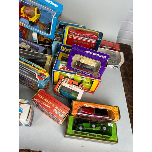 294 - A COLLECTION OF BOXED TOY CARS TO INCLUDE DINKY, CORGI ALONG WITH A BOX OF PLAY WORN CARS (QTY)
Incl... 