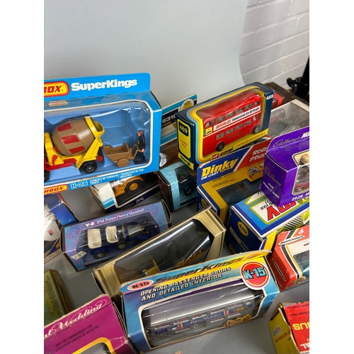 294 - A COLLECTION OF BOXED TOY CARS TO INCLUDE DINKY, CORGI ALONG WITH A BOX OF PLAY WORN CARS (QTY)
Incl... 