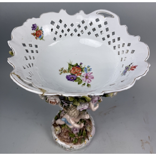 298 - A GERMAN PORCELAIN CENTERPIECE BY PLAUE/SCHLERHOLZ CIRCA 1880-1900