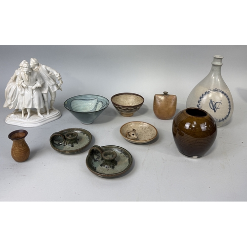 329 - MIXED CERAMICS TO INCLUDE AN EARLY 19TH CENTURY DELFT FLASK, STUDIO POTTERY INCLUDING BOWL BY TESSA ... 