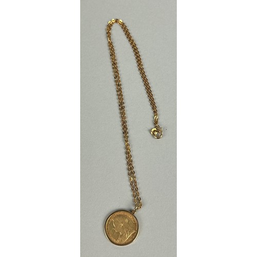 172E - A 1900 VICTORIAN GOLD HALF SOVEREIGN ON 9CT GOLD CHAIN

Weight: 7.2gms