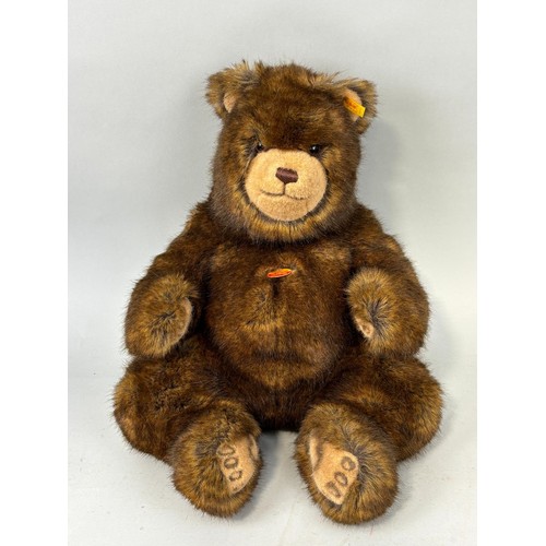 1023A - A STEIFF BEAR
Height: 43cms