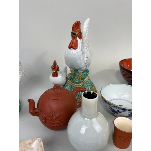 182 - A COLLECTION OF CHINESE ITEMS TO INCLUDE A PAIR OF PAINTED COCKERELS, YIXING TEA POT
 