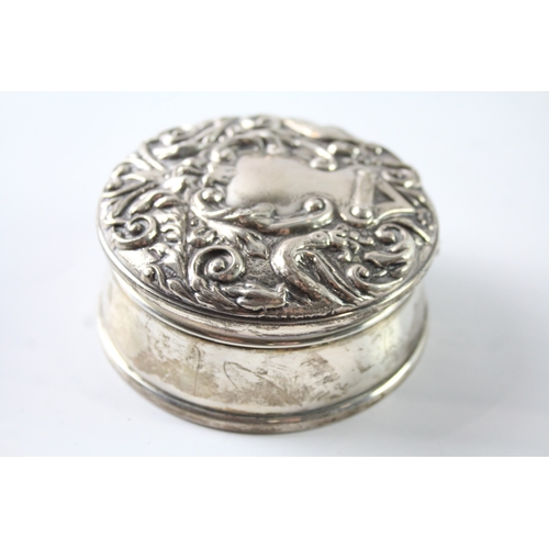 207 - A BIRMINGHAM STERLING SILVER JEWELLERY BOX
Weight: 127gms
By Broadway and Co.
9cm D... 