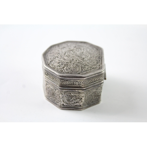 211 - AN ANTIQUE .800 SILVER SCROLLING LEAF DESIGN TRINKET BOX
Weight: 91gms