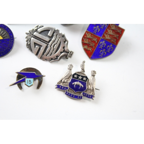 254 - SEVEN .925 STERLING SILVER BADGES INCLUDING ENAMEL
WeightL 46gms