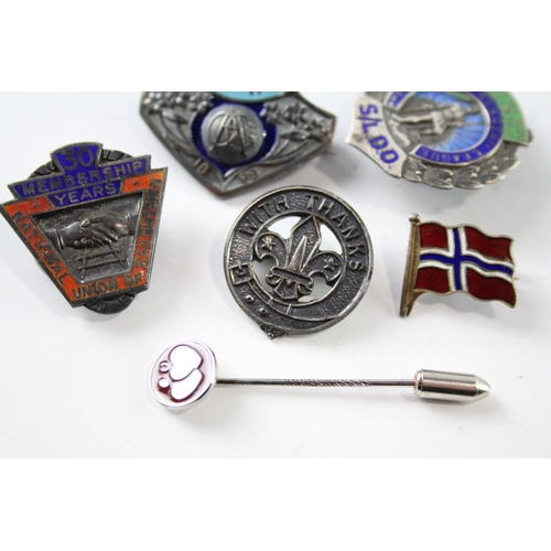 262 - SIX .925 STERLING SILVER BADGES INCLUDING ENAMEL
Weight: 28gms