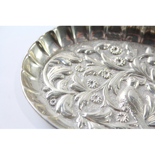 263 - A VICTORIAN 1889 BIRMINGHAM STERLING SILVER ORNATE PIN DISH
Weight: 35gms