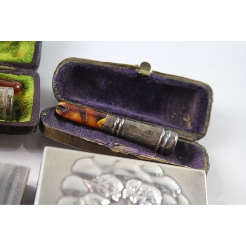 271 - SEVEN .925 STERLING SILVER TOBACCIANA INCLUDING ASHTRAY AND MATCHBOX COVERS
Weight: 94gms... 