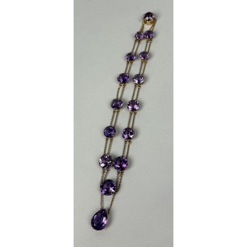 321 - AN ANTIQUE GRADUATED AMETHYST NECKLACE SET IN HIGH CARAT GOLD
Weight: 36.4gms
42cm L... 