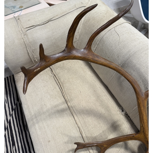 364 - A PAIR OF ANTIQUE RED DEER ANTLERS WITH PLAQUE FOR OTTO ZSCHECH, DAS CORPS HERCYNIA
Point to point 6... 