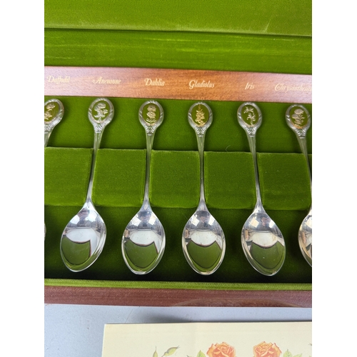 44 - ROYAL HORTICULTURAL SOCIETY SILVER FLOWER SPOONS COLLECTION
By John Pinches.
Total weight: 300gms... 