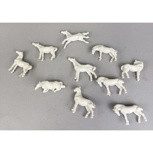 192 - A COLLECTION OF CHINESE PORCELAIN HORSES
