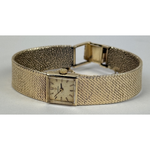 10 - A LADIES 9CT GOLD OMEGA WRIST WATCH WITH GOLD BRACELET AND SAFETY CHAIN
Manual winding, full working... 