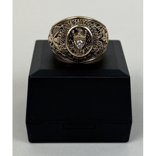 11 - TEXAS UNIVERSITY: 10CT GOLD RING SET WITH DIAMOND
Weight: 25.5gms
Size W-X... 
