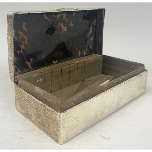 138 - AN ANTIQUE SILVER AND TORTOISESHELL BOX
With some wear.
Weight: 577gms
18cm x 9cm x 5.5cm... 