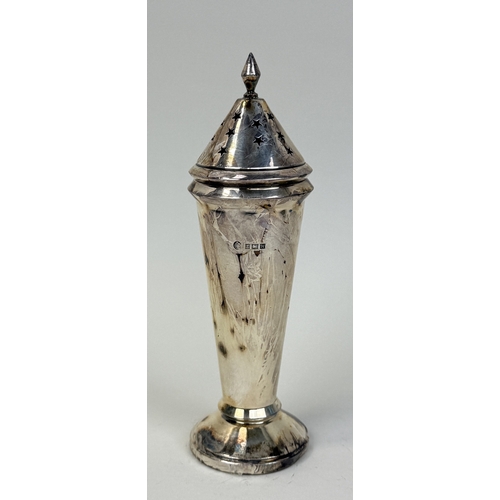 146 - A SILVER SUGAR SIFTER
Weight: 125gms
18cm H