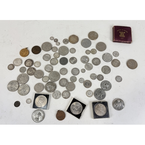 153 - A COLLECTION OF VICTORIAN, EDWARDIAN AND LATER COINS TO INCLUDE SILVER