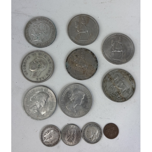 160 - A GROUP OF 20TH CENTURY SILVER CROWNS, TO INCLUDE GEORGE V, GEORGE VI AND SIX ELIZABETH II
In protec... 