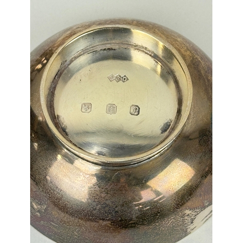 170 - A SILVER QUAICH MARKED FOR 'JRD'
Weight: 95gms
12cm W