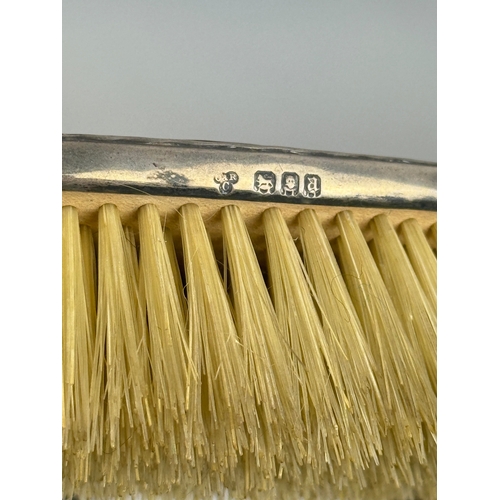 173 - SILVER AND TORTOISESHELL VANITY BRUSHES TOGETHER WITH A SILVER VANITY MIRROR
Largest 27cm L... 