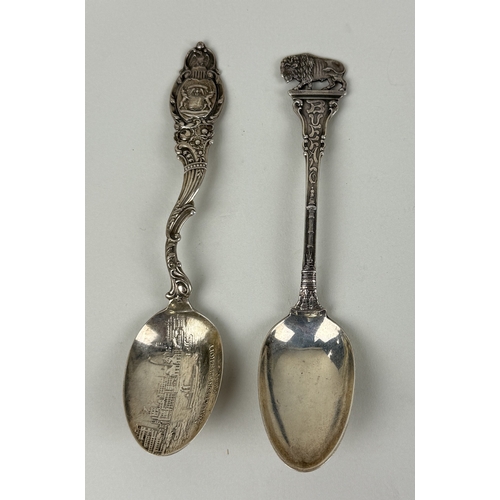 174 - TWO VINTAGE STERLING SILVER USA 'CITY' SPOONS TO INCLUDE BUFFALO AND DETROIT
Weight: 45gms... 