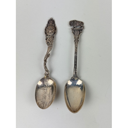 174 - TWO VINTAGE STERLING SILVER USA 'CITY' SPOONS TO INCLUDE BUFFALO AND DETROIT
Weight: 45gms... 
