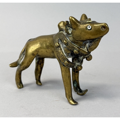 252 - A CHINESE BRONZE SCULPTURE OF A DOG, MOST PROBABLY 18TH CENTURY
 