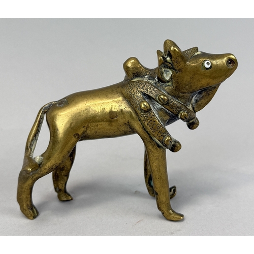 252 - A CHINESE BRONZE SCULPTURE OF A DOG, MOST PROBABLY 18TH CENTURY
 