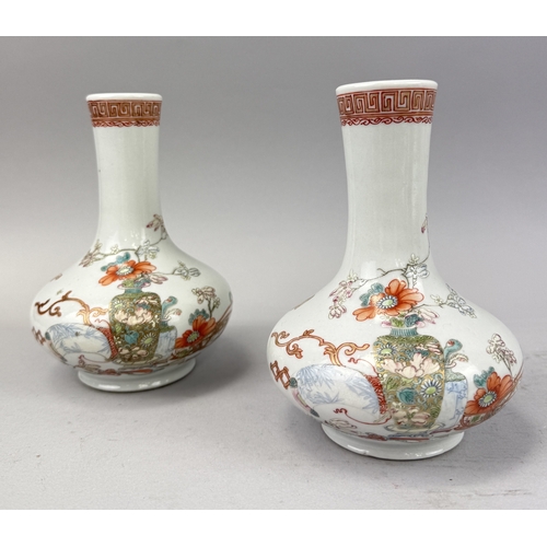 271 - A PAIR OF CHINESE VASES, QIANLONG MARK BUT REPUBLIC PERIOD
16cm H