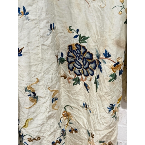 288 - A CHINESE LATE QING DYNASTY EMBROIDERED ROBE
120 cm Length