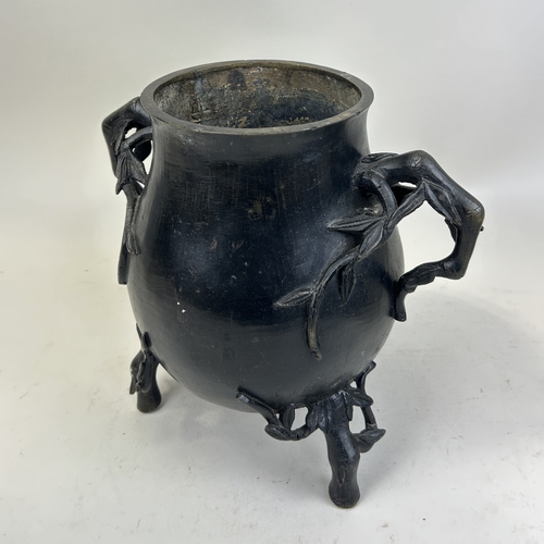 209 - A CHINESE BRONZE CENSER
29 x 25 cm