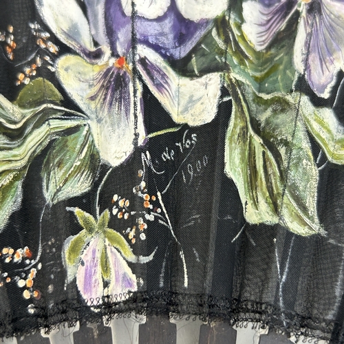 218 - A GROUP OF FIVE CHINESE FANS TO INCLUDE ANTIQUE AND HANDPAINTED
One dated '1900'