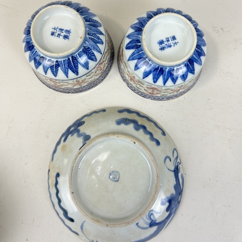 228 - A GROUP OF FIVE CHINESE CERAMICS
Tallest 11 x 7 cm