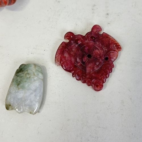 229 - A GROUP OF CHINESE JADE ITEMS
 