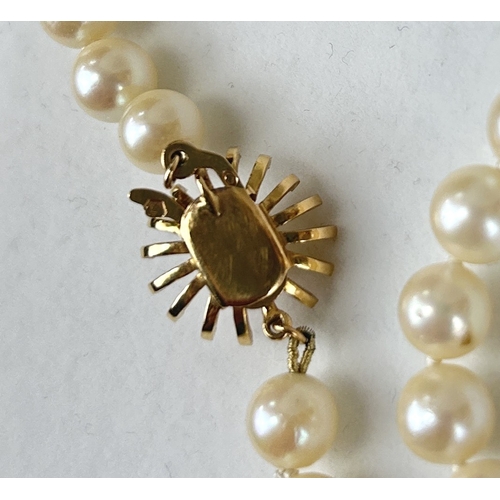 53 - A PEARL NECKLACE AND EARRING SET, 9CT GOLD