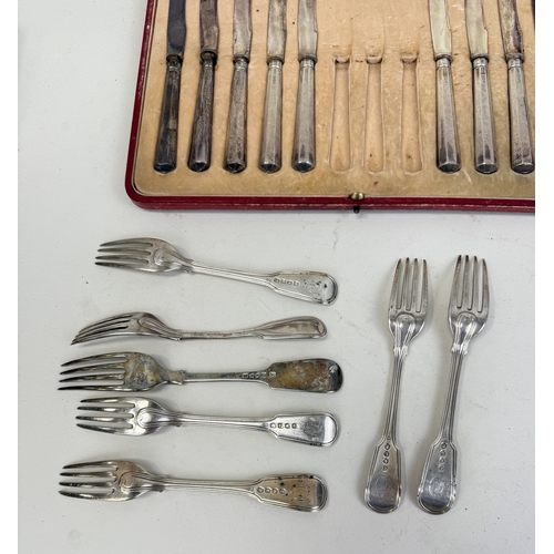 88 - A GROUP OF SILVER FORKS TOGETHER WITH SILVER HANDLED KNIVES (STAINLESS BLADES)
Weight of silver fork... 