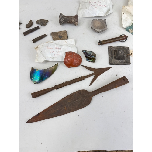 311 - CURIOSITIES TO INCLUDE LARGE MEDIEVAL OR EARLIER BARBED SPEAR HEADS, ANCIENT EGYPTIAN WOODEN ITEM FR... 