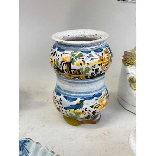 487 - ANTIQUE CERAMICS TO INCLUDE DELFT PLATE, ALBARELLO JAR, STAFFORDSHIRE FIGURES
Tallest 37 cm height... 