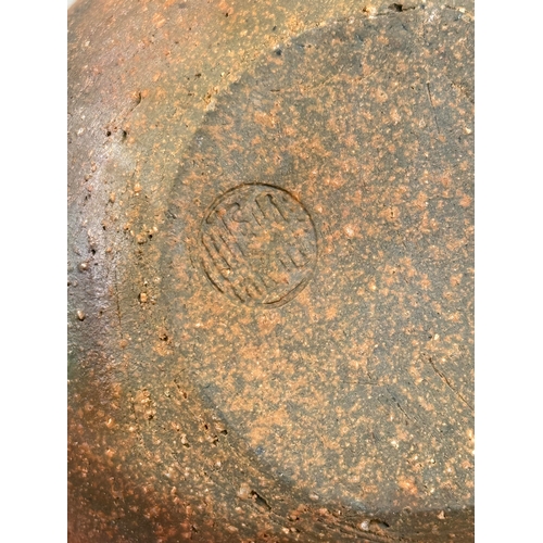 489 - JAPANESE STONEWARE STUDIO CERAMICS
Some marked to verso.
Largest 15cm H