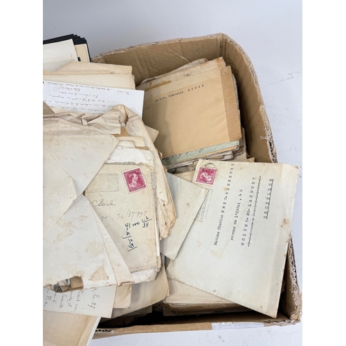 499 - A BOX OF MOSTLY FRENCH AUTOGRAPHS, SIGNATURES AND CORRESPONDENCES